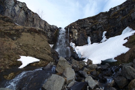 Pjodveldisbaer waterfall